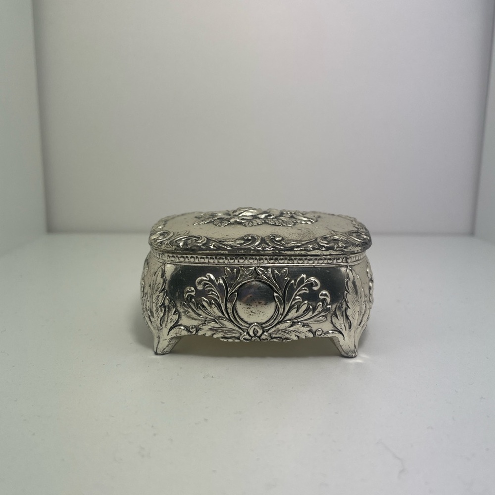 Vintage Ornate Silver Tone Jewelry Box Floral Design Red Velvet Interior Japan